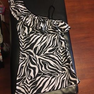 Off the shoulder zebra tank